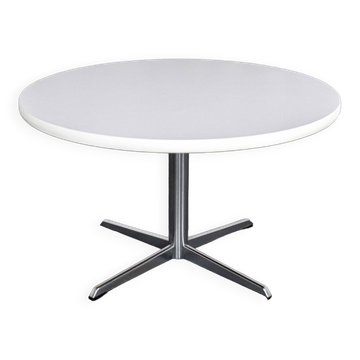 Round coffee table on star base