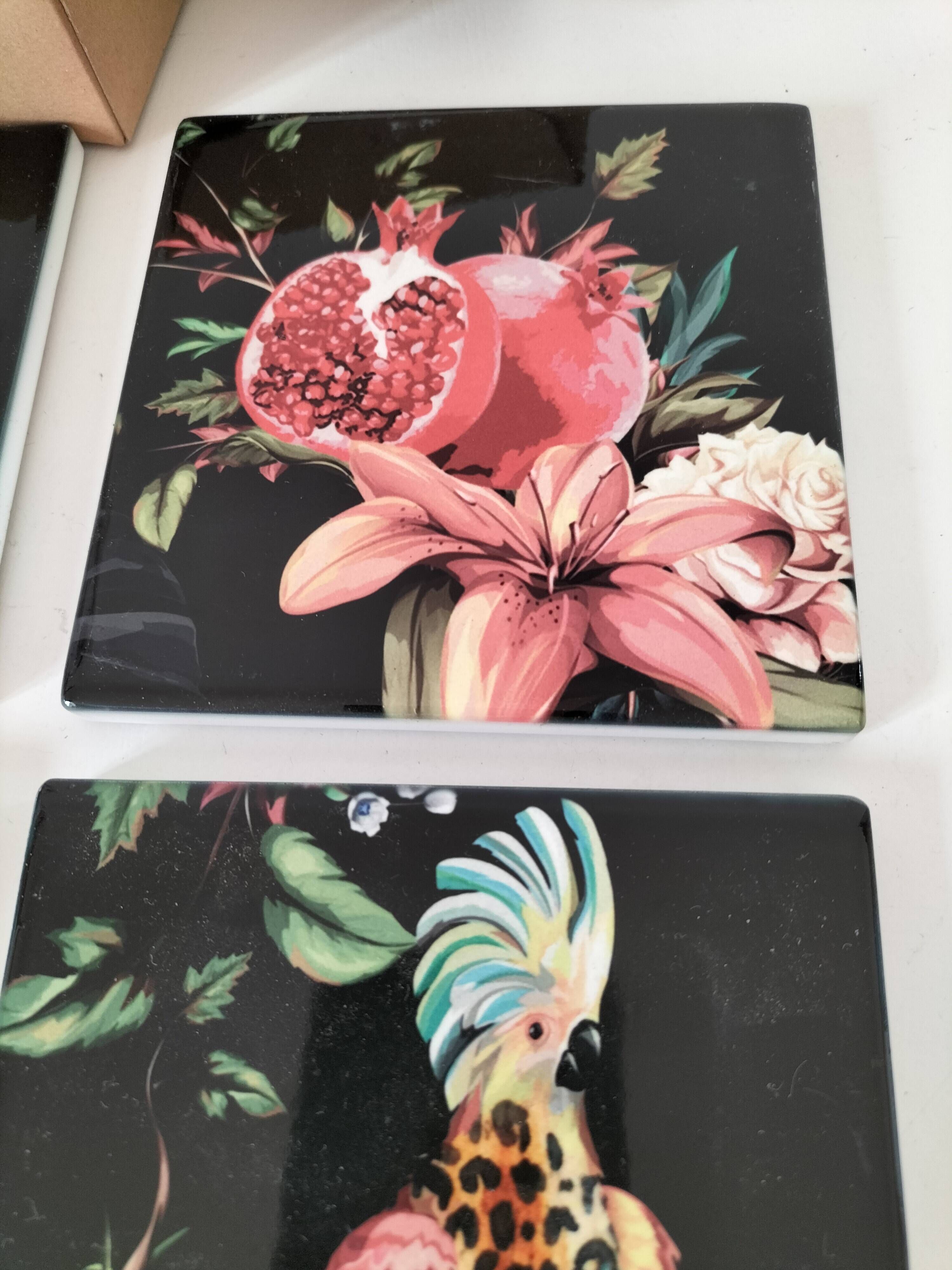 4 Orval coasters – Exotic decor with parrots and pomegranates