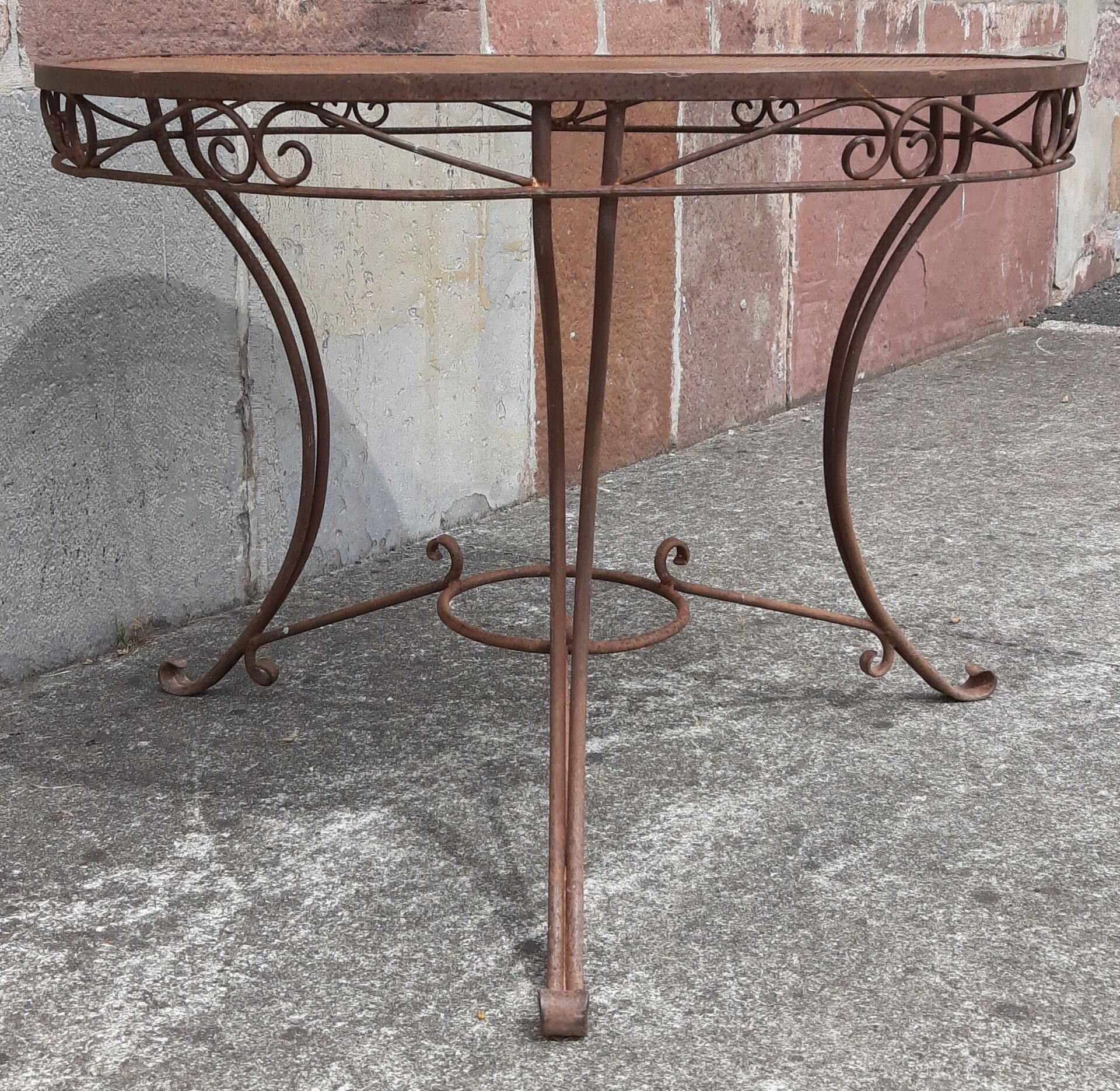 Table de jardin en fer forgé