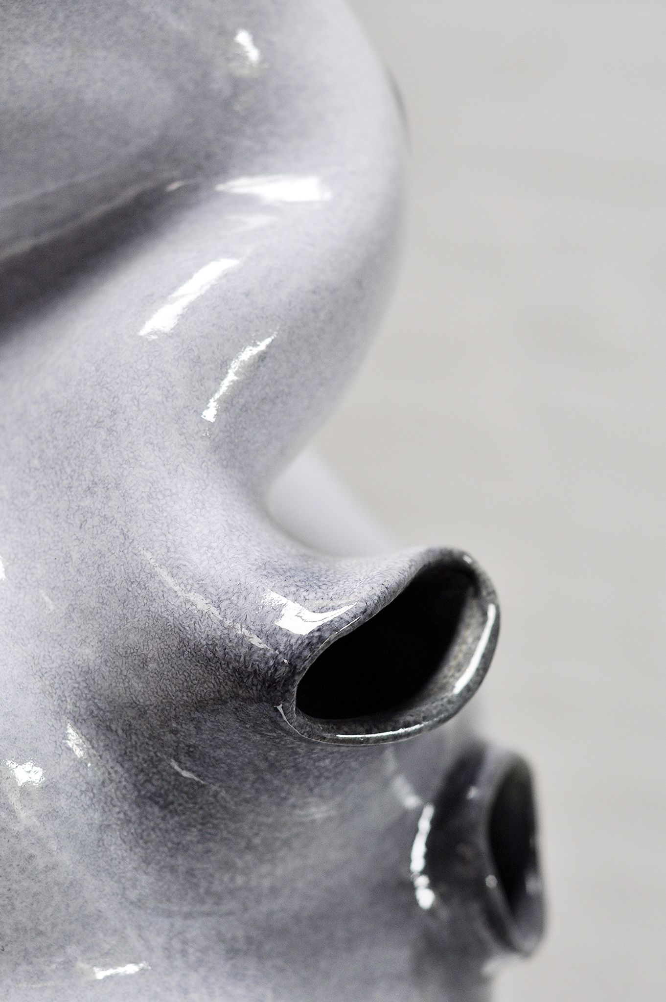 Lampe de table sculpturale émaillée en céramique française, années 1970