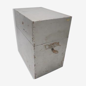 Storage box