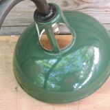 Enamelled swan collar lamp