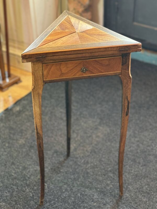 Ancienne table de jeux à plateau portefeuille