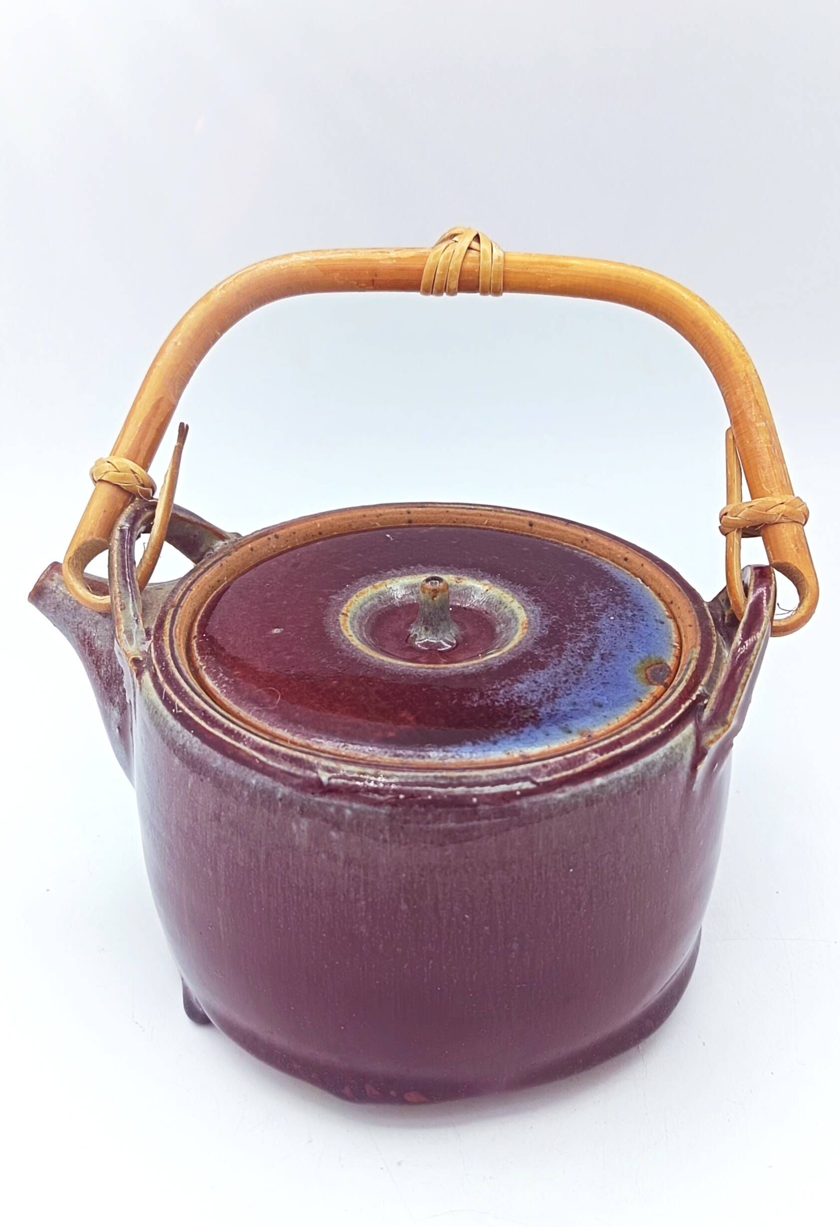 Stoneware teapot - to be identified