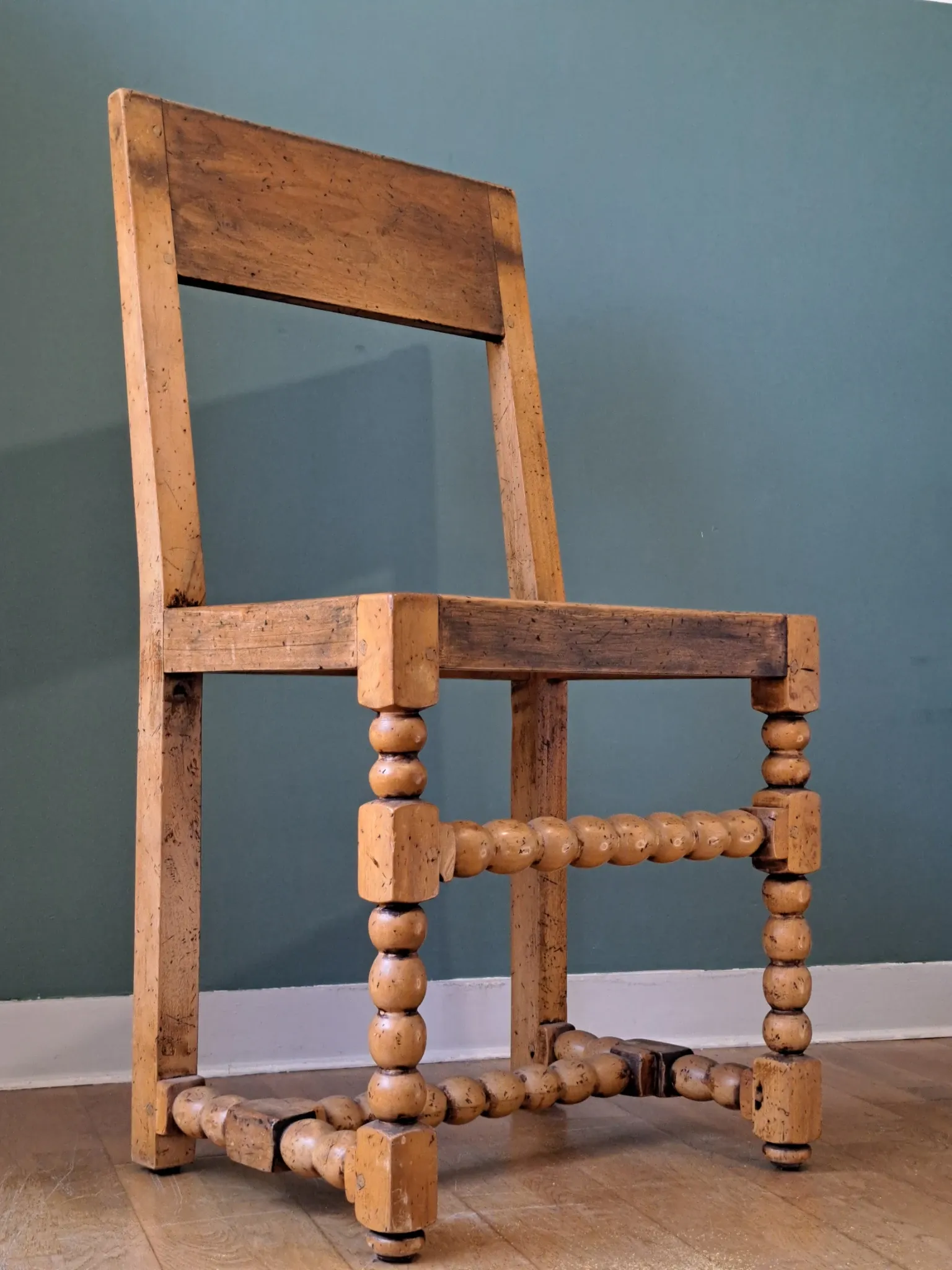 4 chaises bois tourné