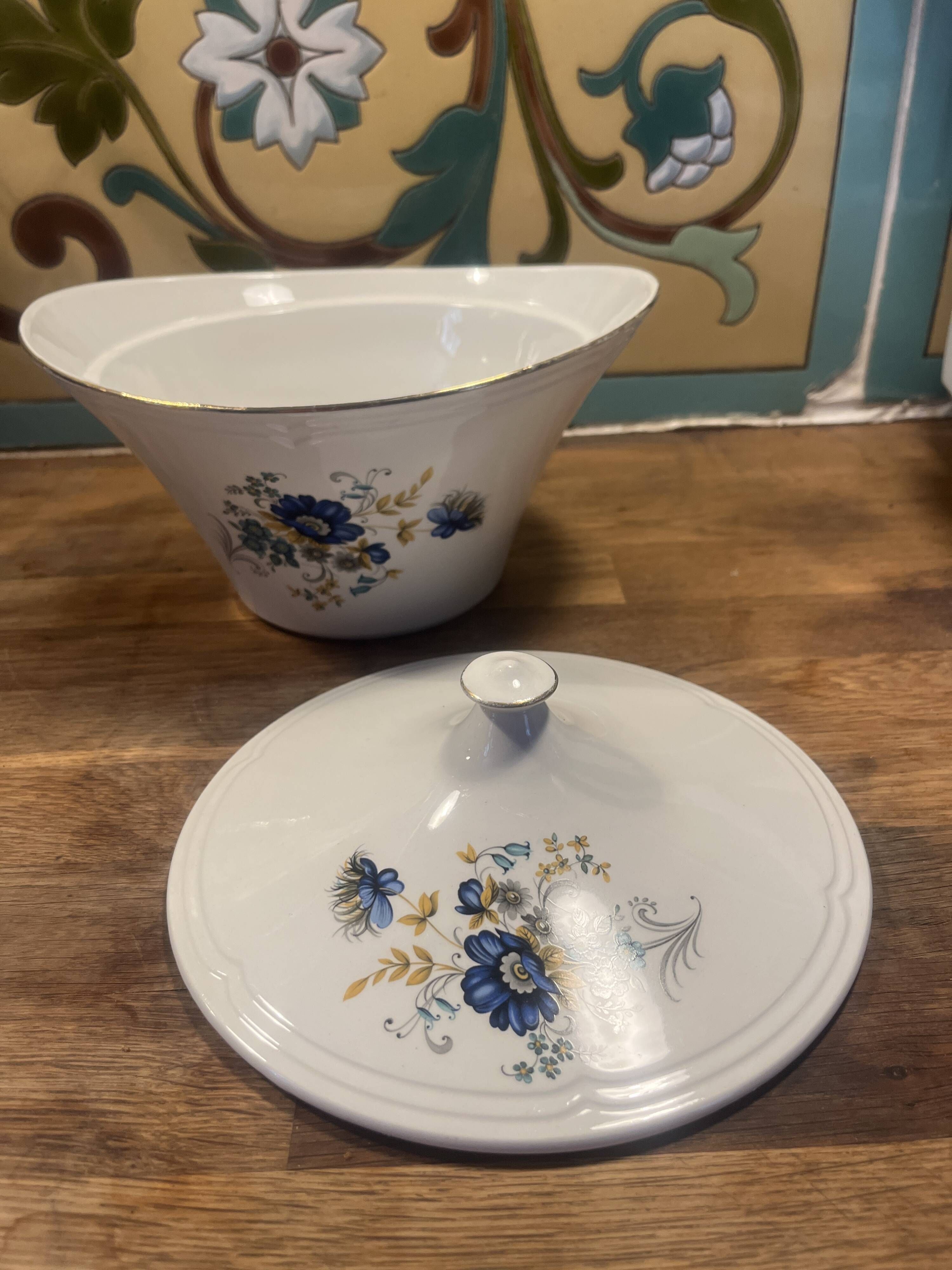 Soup tureen/vegetable dish Orchies - moulindescloupd