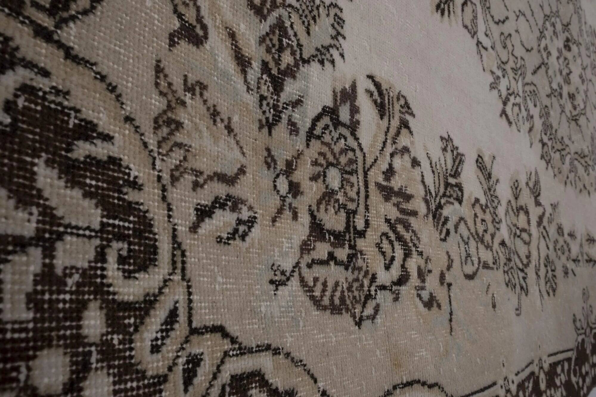 Vintage handmade Turkish rug 165x280 cm