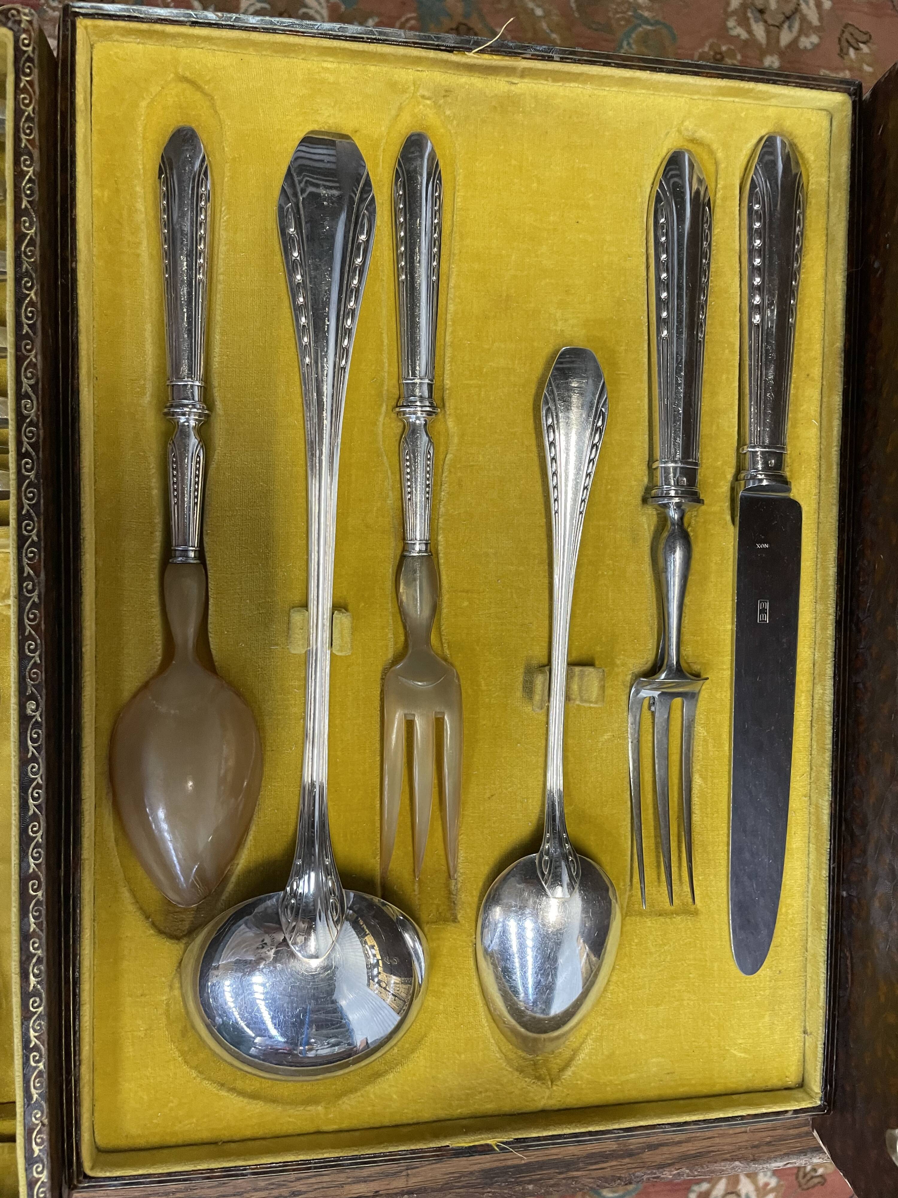 Art Deco period housewife 90 pieces