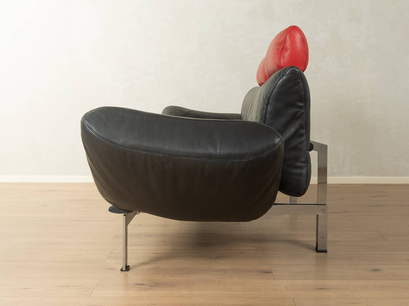 de Sede | Reto Frigg DS 140 sofa, 1980s, black leather & chrome, adjustable headrests