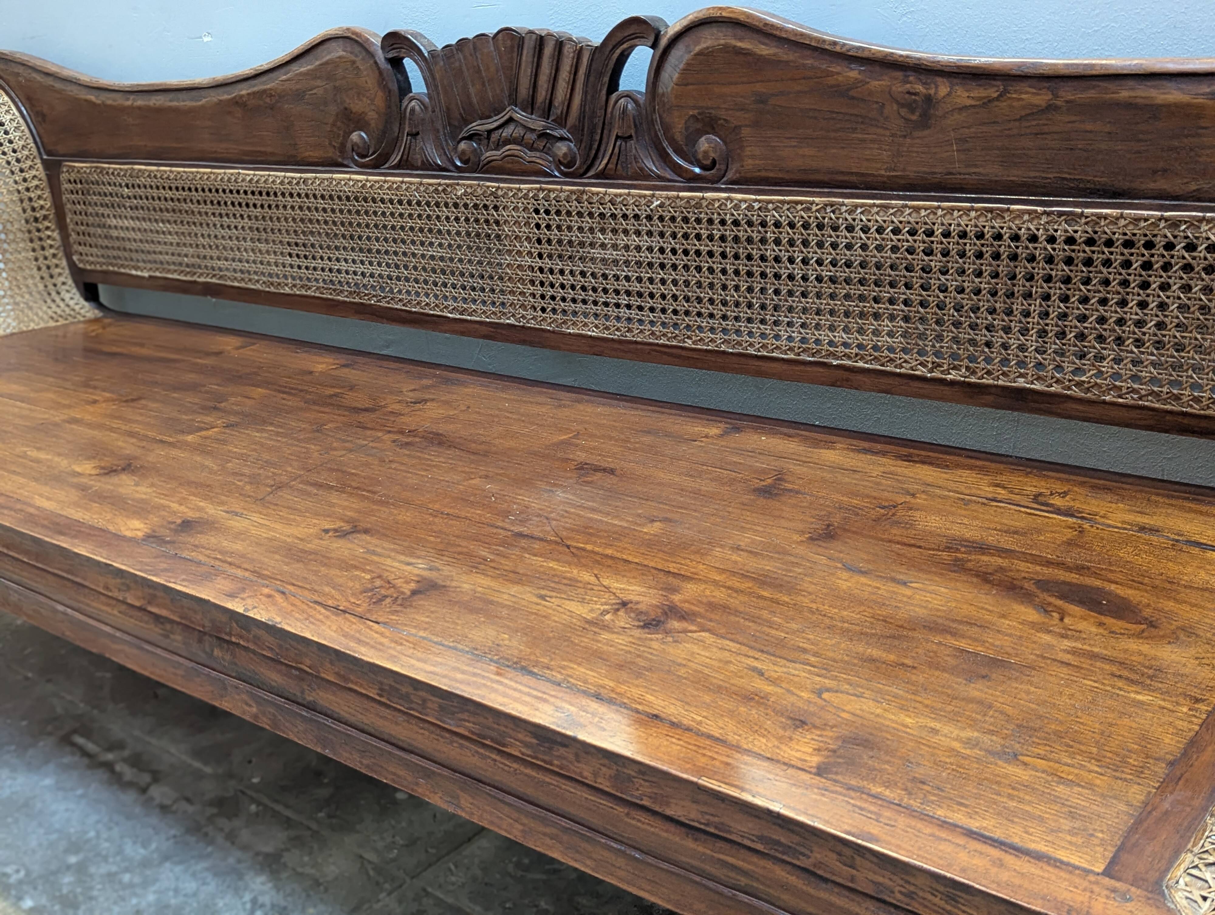 Very large colonial bans