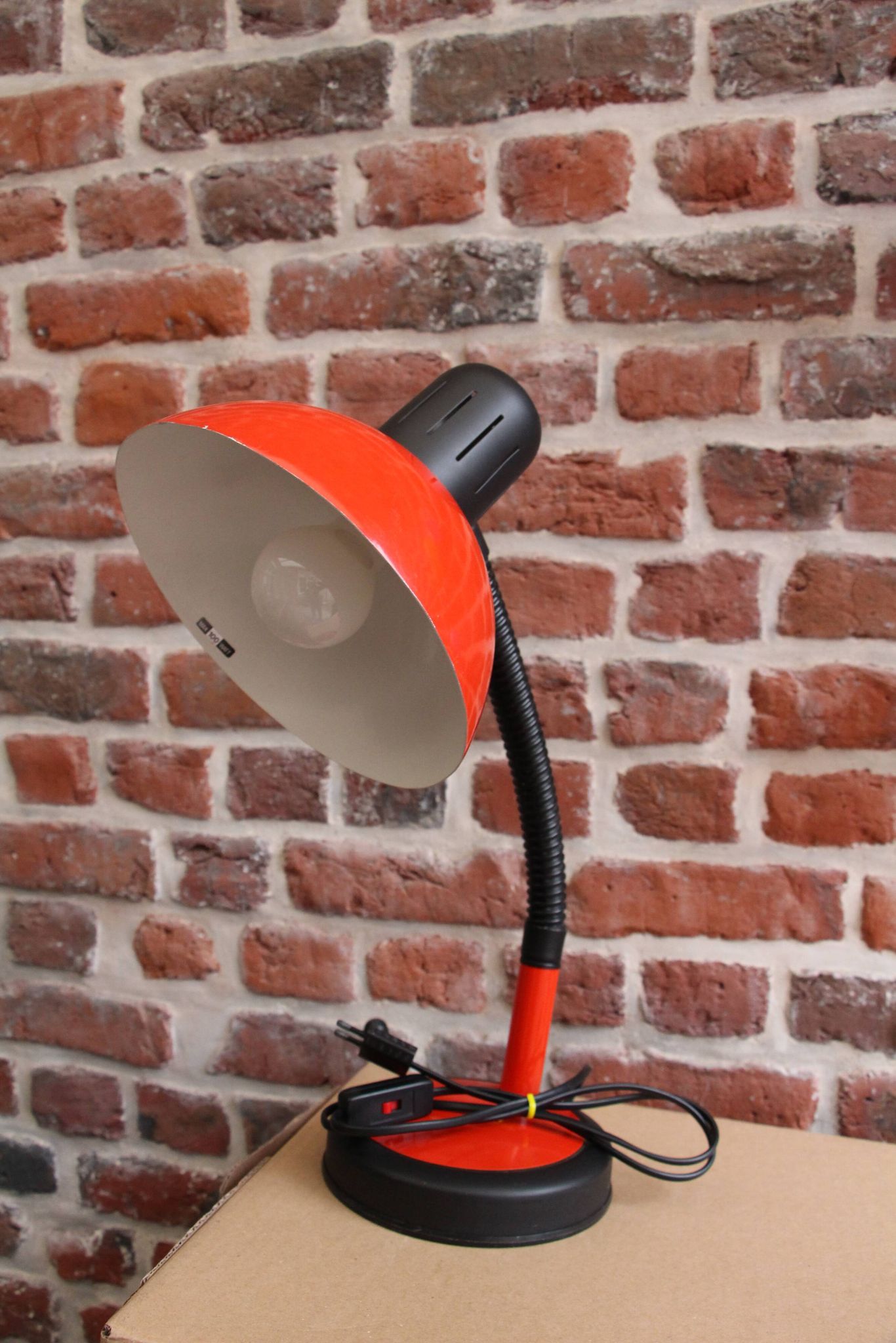 Red desk lamp Veneta Lumi 70's