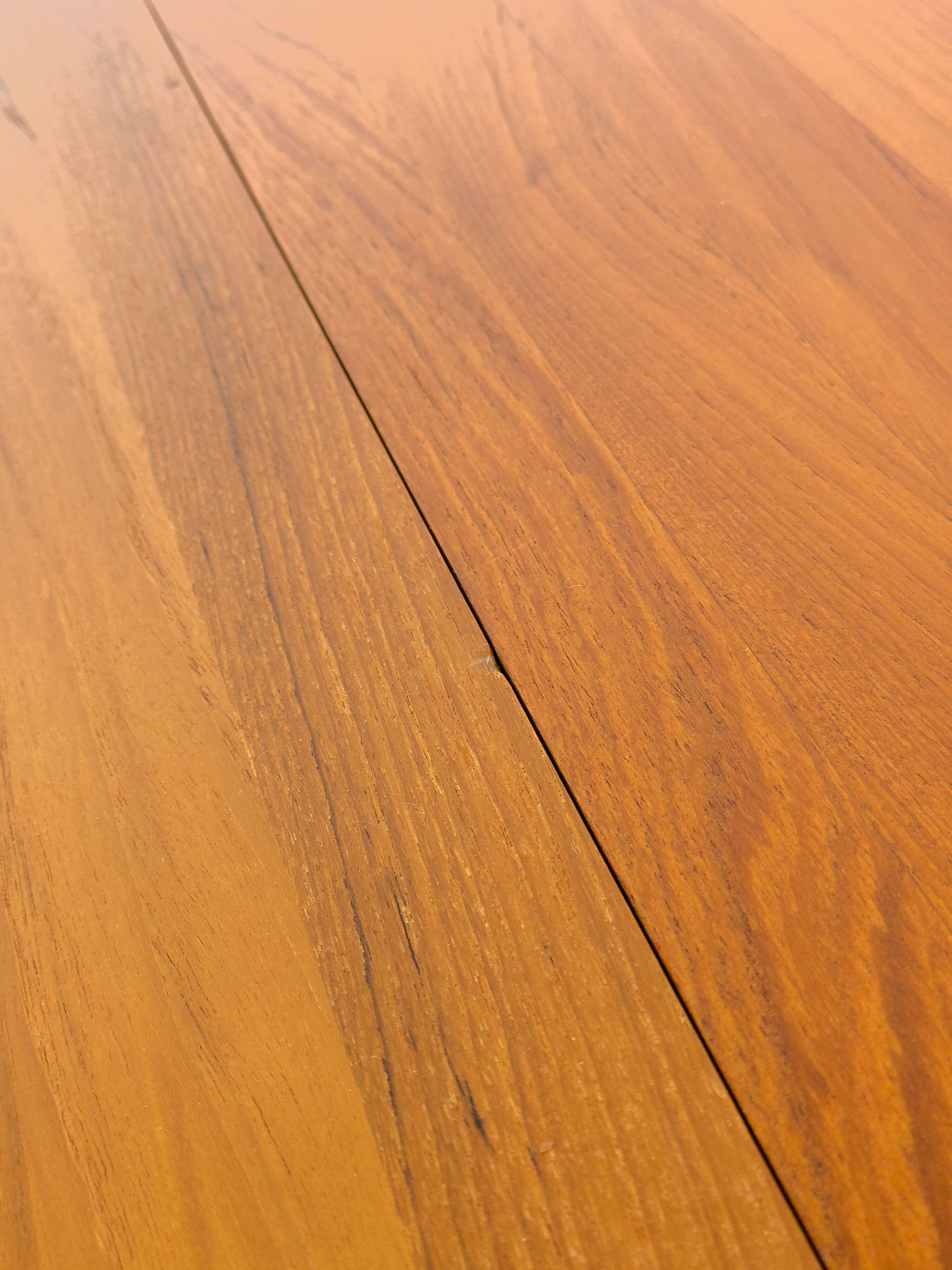 Table à manger ronde en teck danois avec rallonge, années 1970