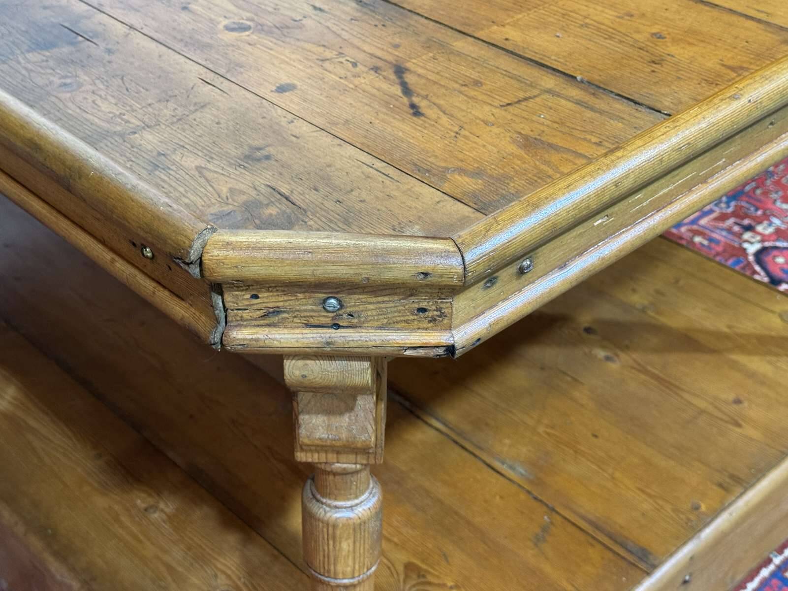 19th-century work table in English pine.