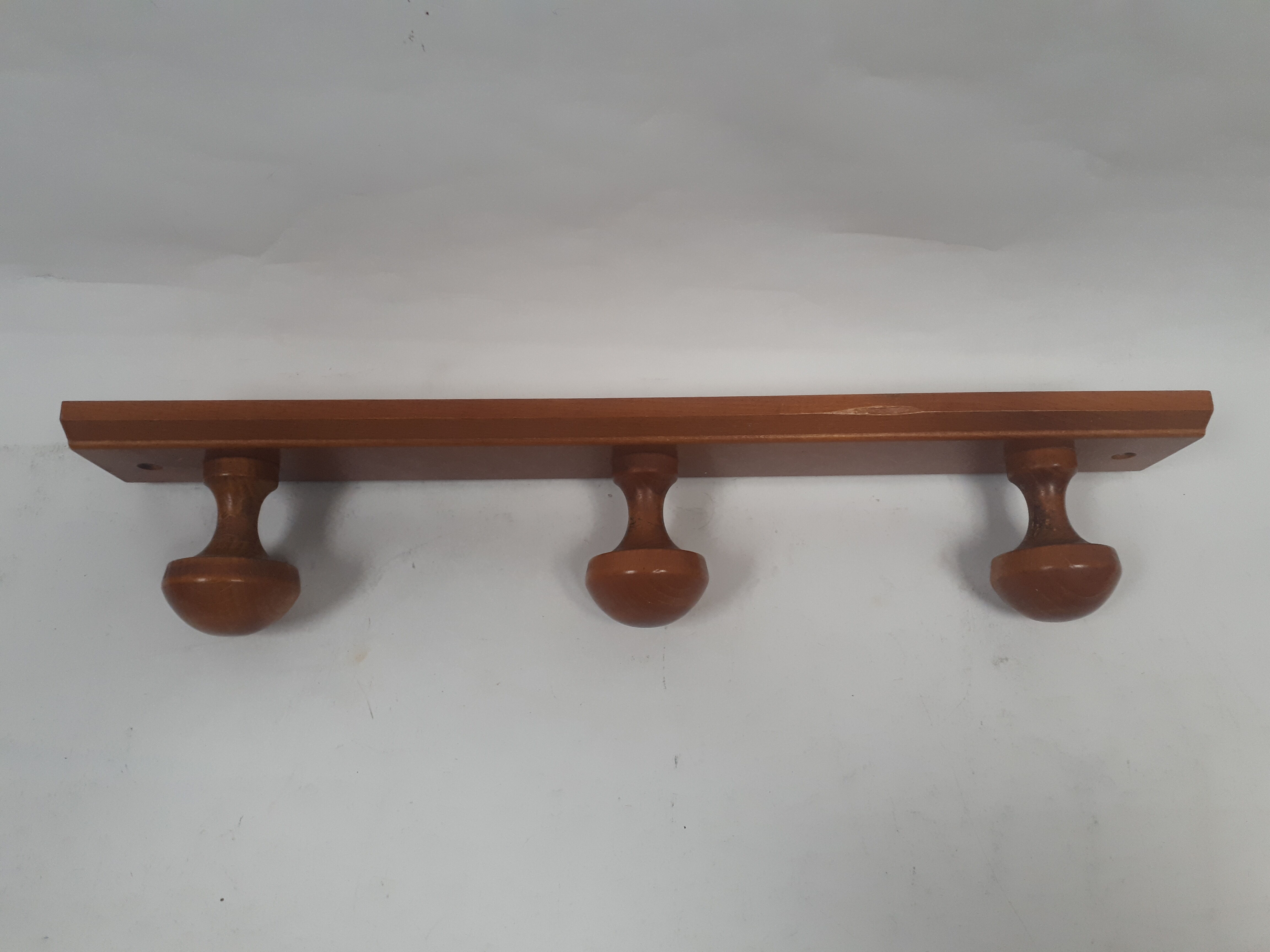 1970 vintage wooden coat rack 3 crochets