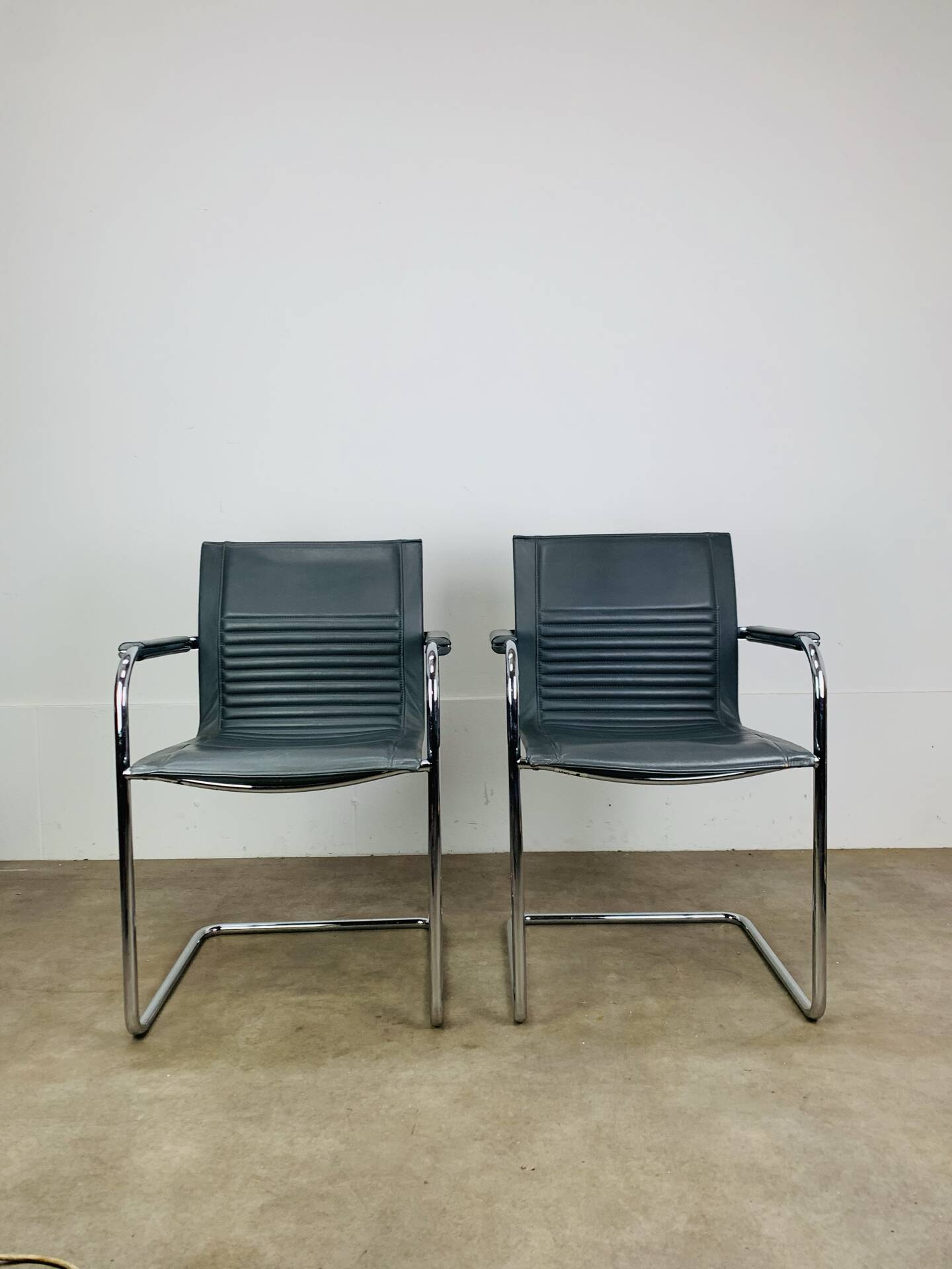 Pair of Dialog armchairs by Walter Knoll for Art Collection, leather