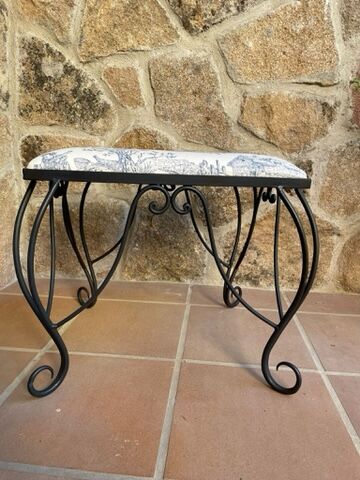 Canvas de Jouy stool