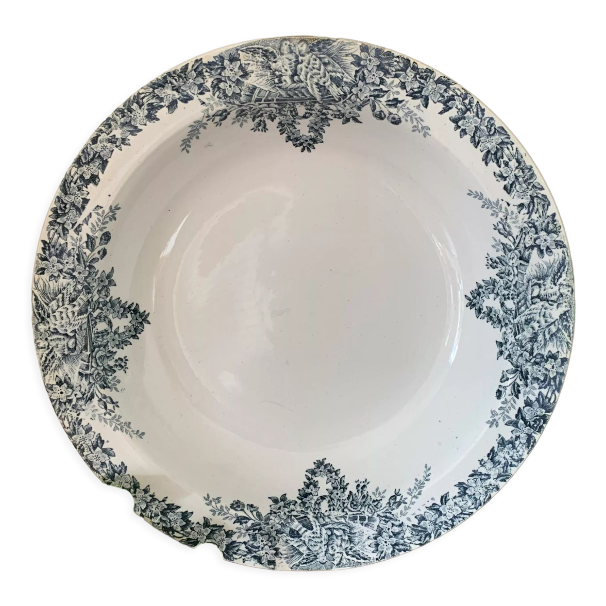 Old earthenware salad bowl from Saint Amand (North)