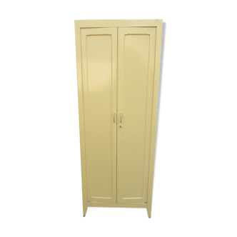 Armoire parisienne