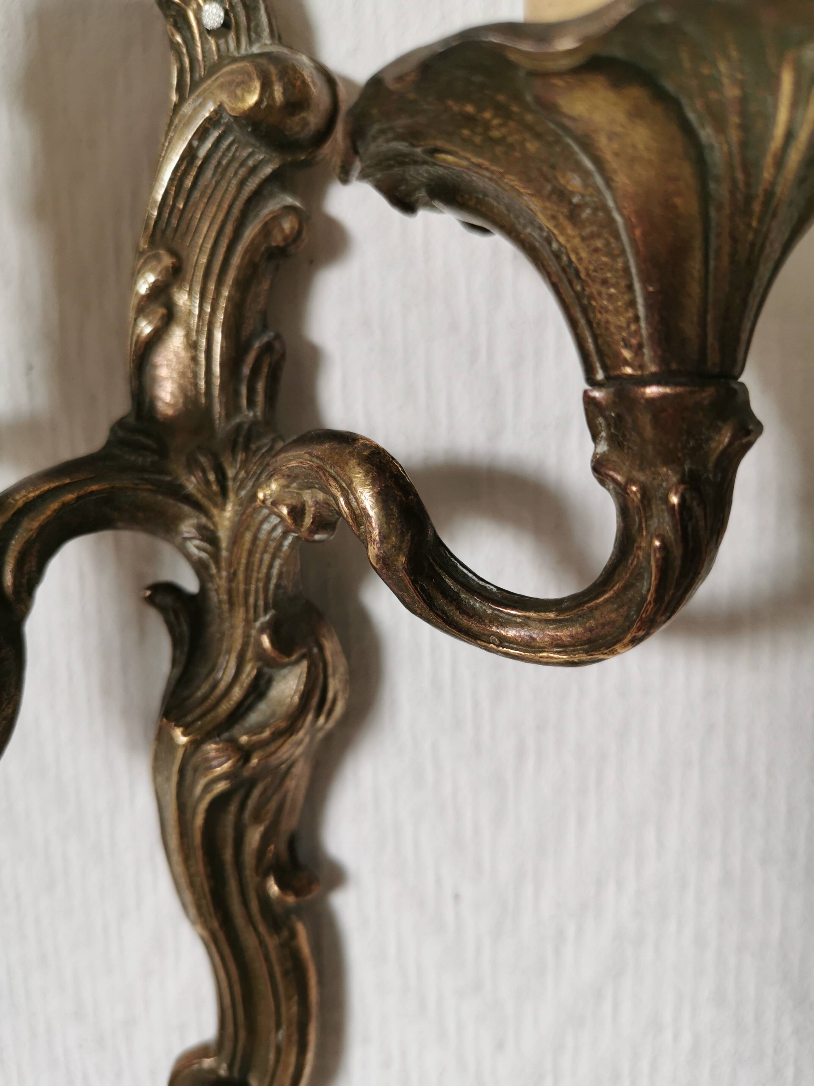 Pair of wall lights, classic style, LouisXV, gold metal, bronze or brass, candle holder effect