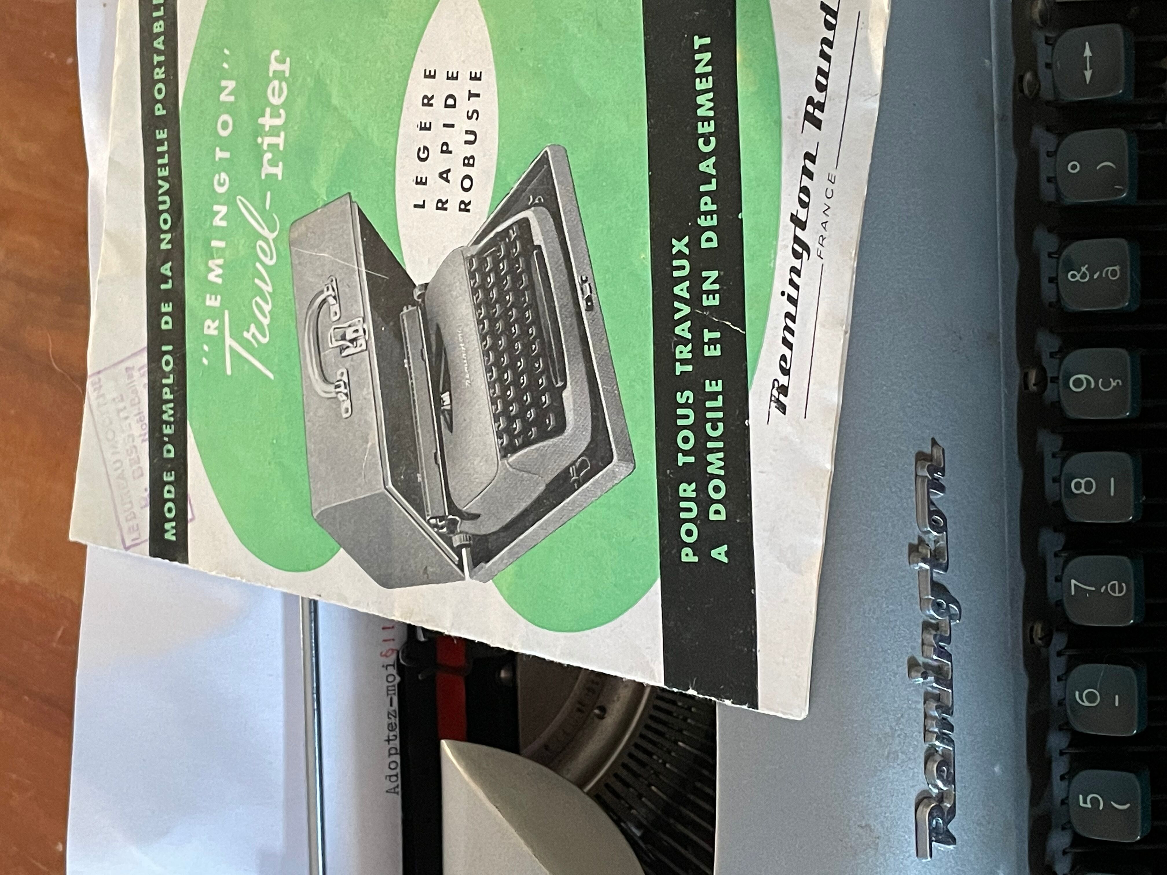 Machine à écrire Remington Travel riter circa 1950