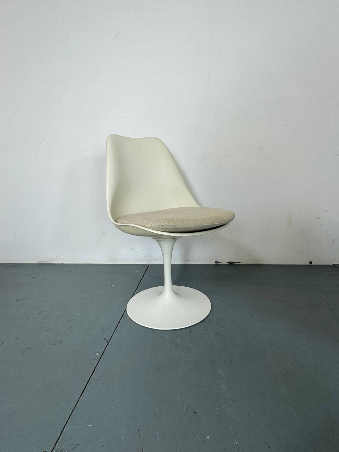 4 Mid-Century Modernist Space Age Tulip Chairs by Eero Saarinen Knoll, 1960s