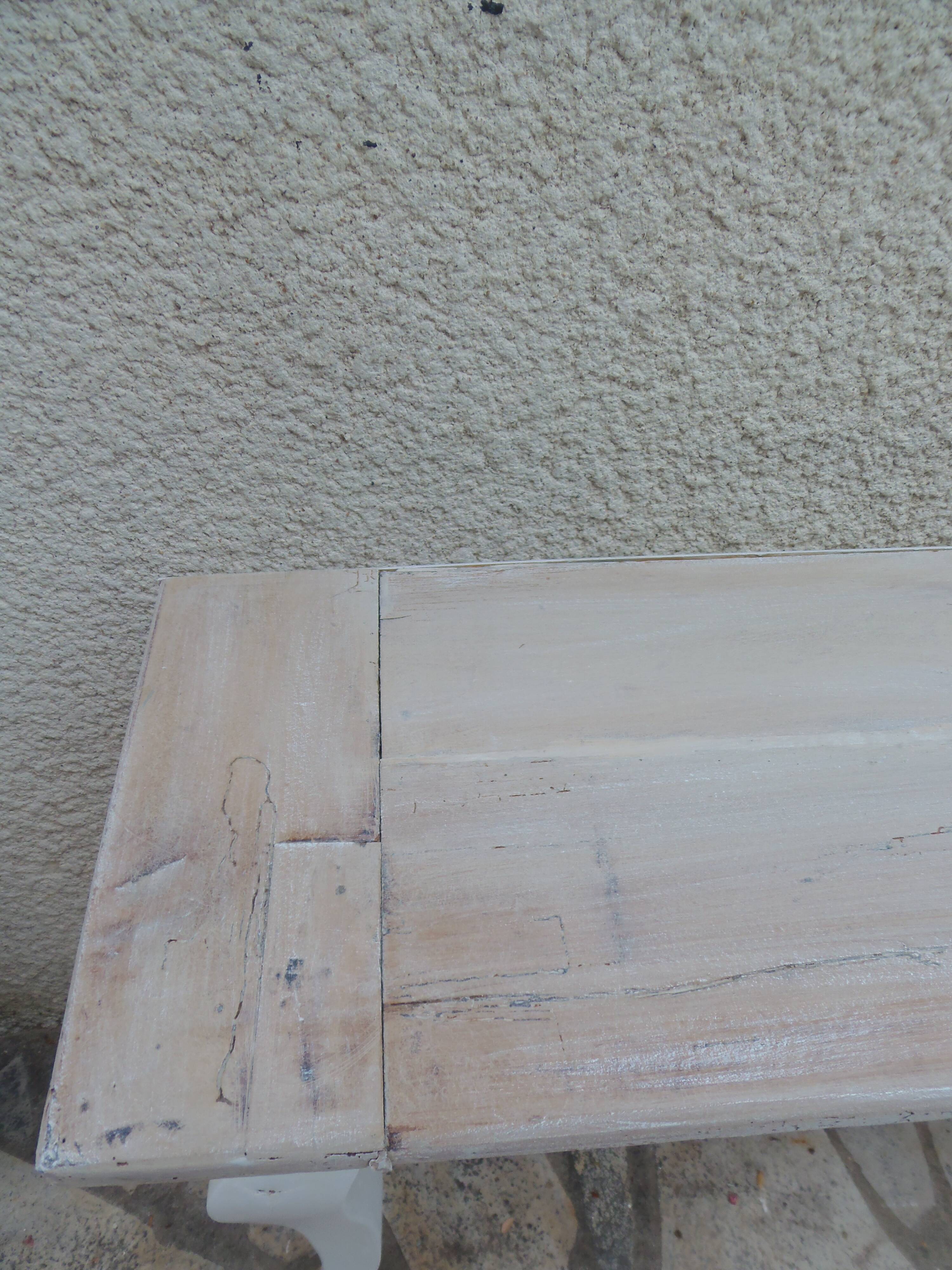 Console with a weathered grey cotton base, top in bleached walnut.