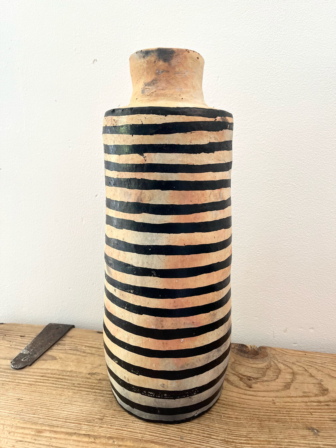 Sejnane terracotta vase