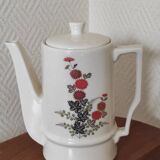 Small coffee maker with floral decoration