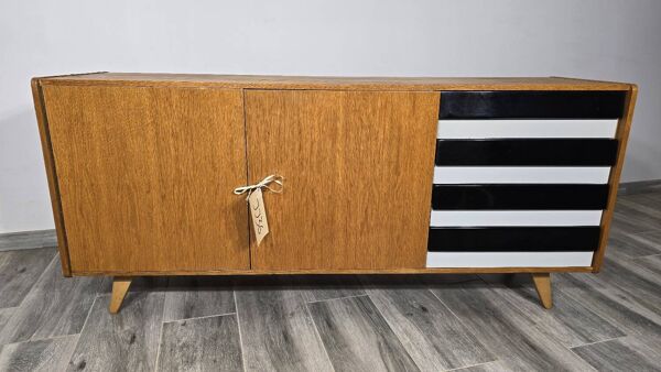 Buffet de Jiri Jiroutek pour Interior Prague, années 1960