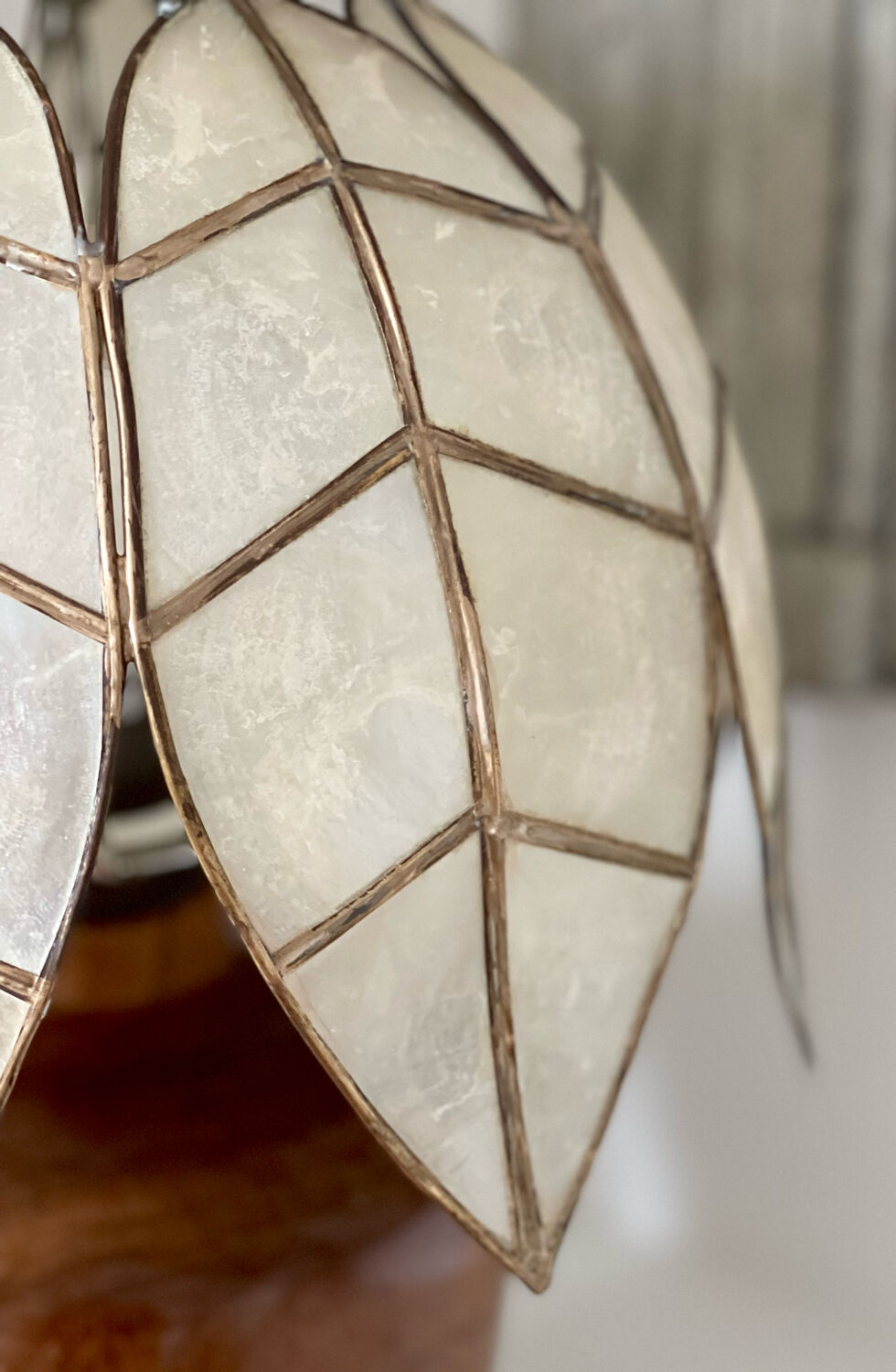 Mother-of-pearl and olive wood lamp