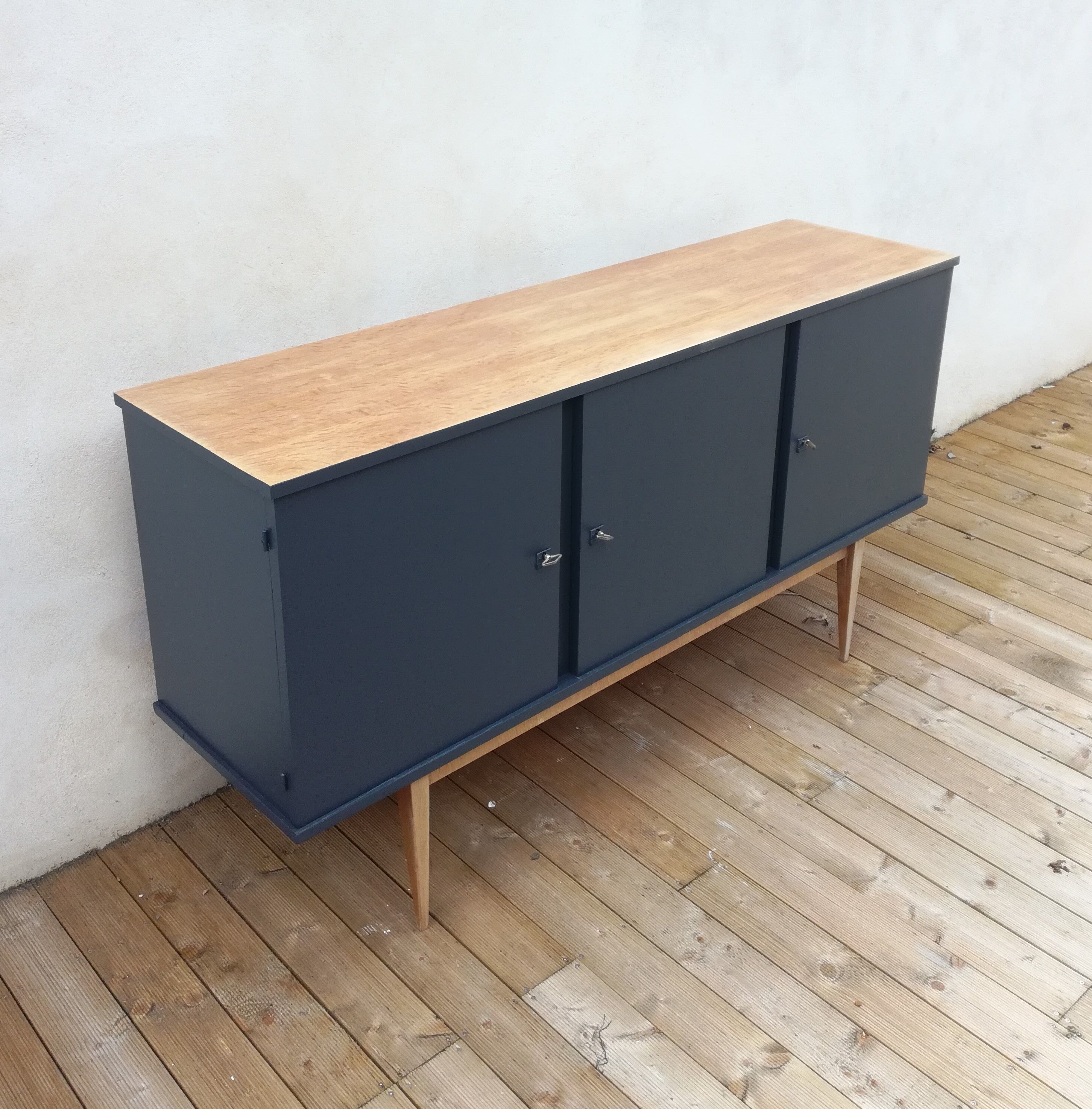 Compass feet sideboard
