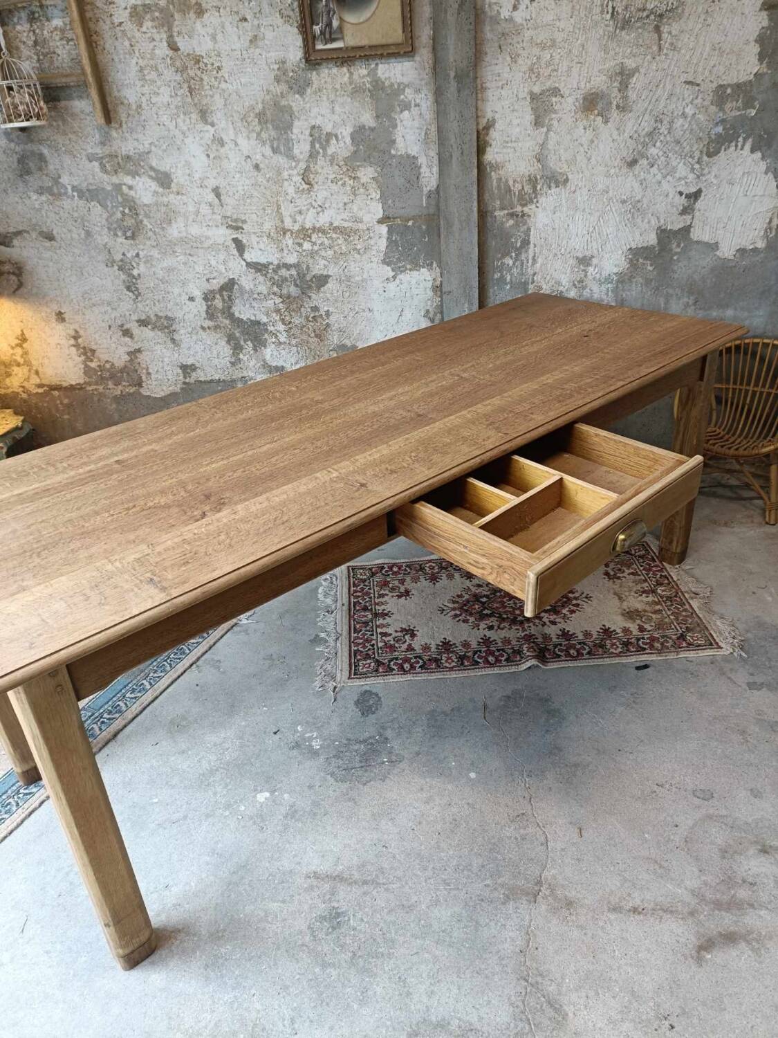 Farm table