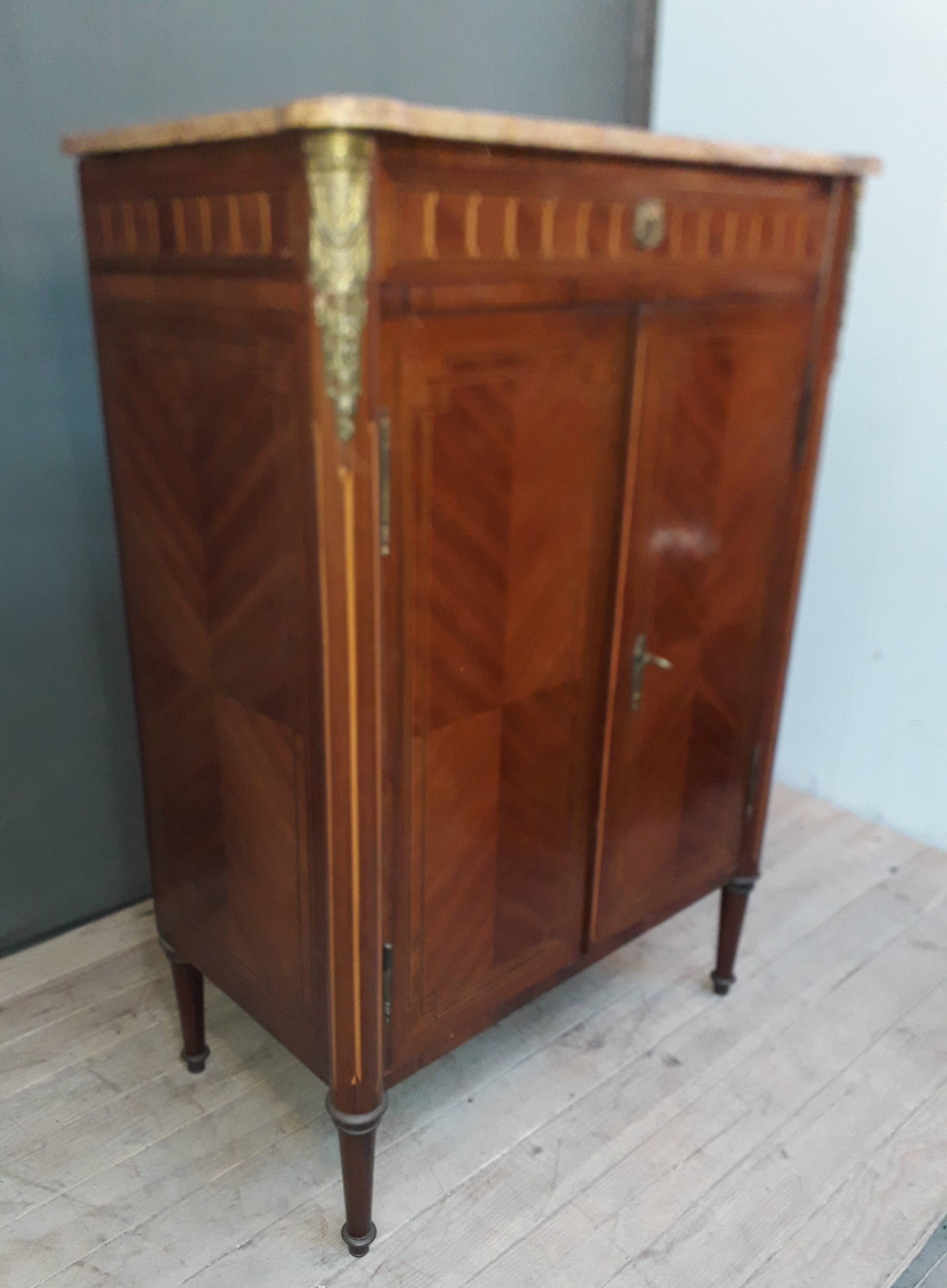 Buffet Louis XVI