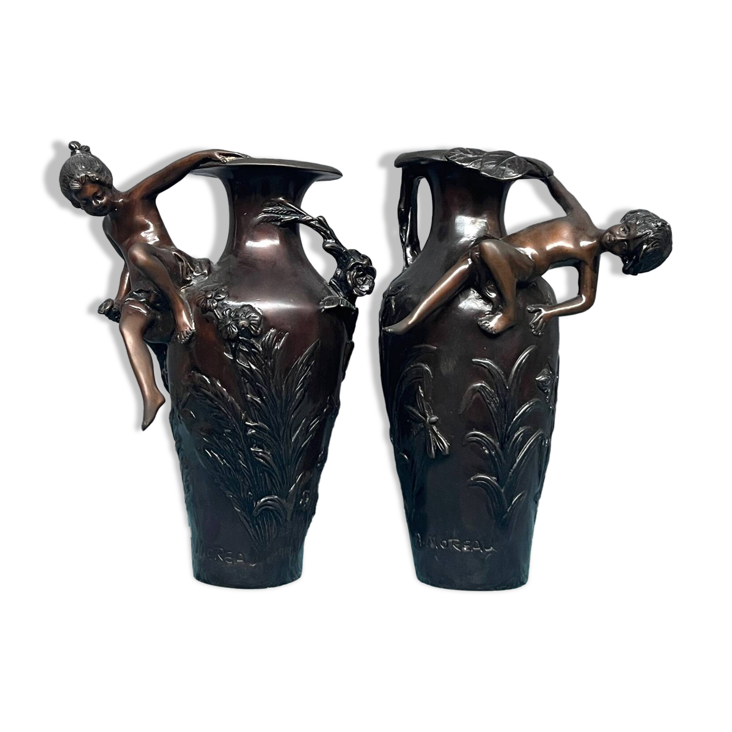 Pair of Art Nouveau vases in solid bronze.