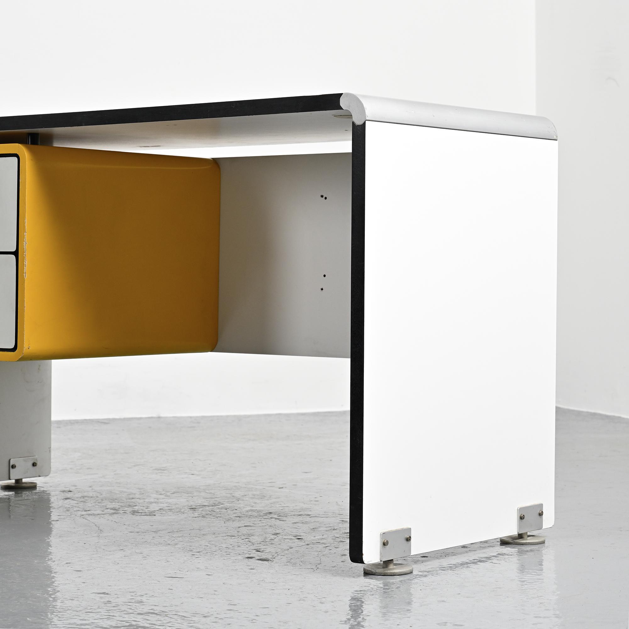 Bureau enfant par Alain Richard pour T.F.M, France, vers 1970