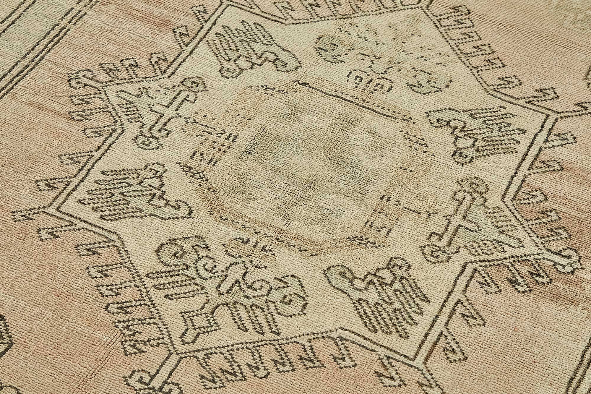 Turkish Vintage Anatolian Rug 142 cm x 227 cm