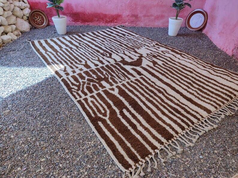 Handmade traditional natural wool rug size 2.5/3.5 m