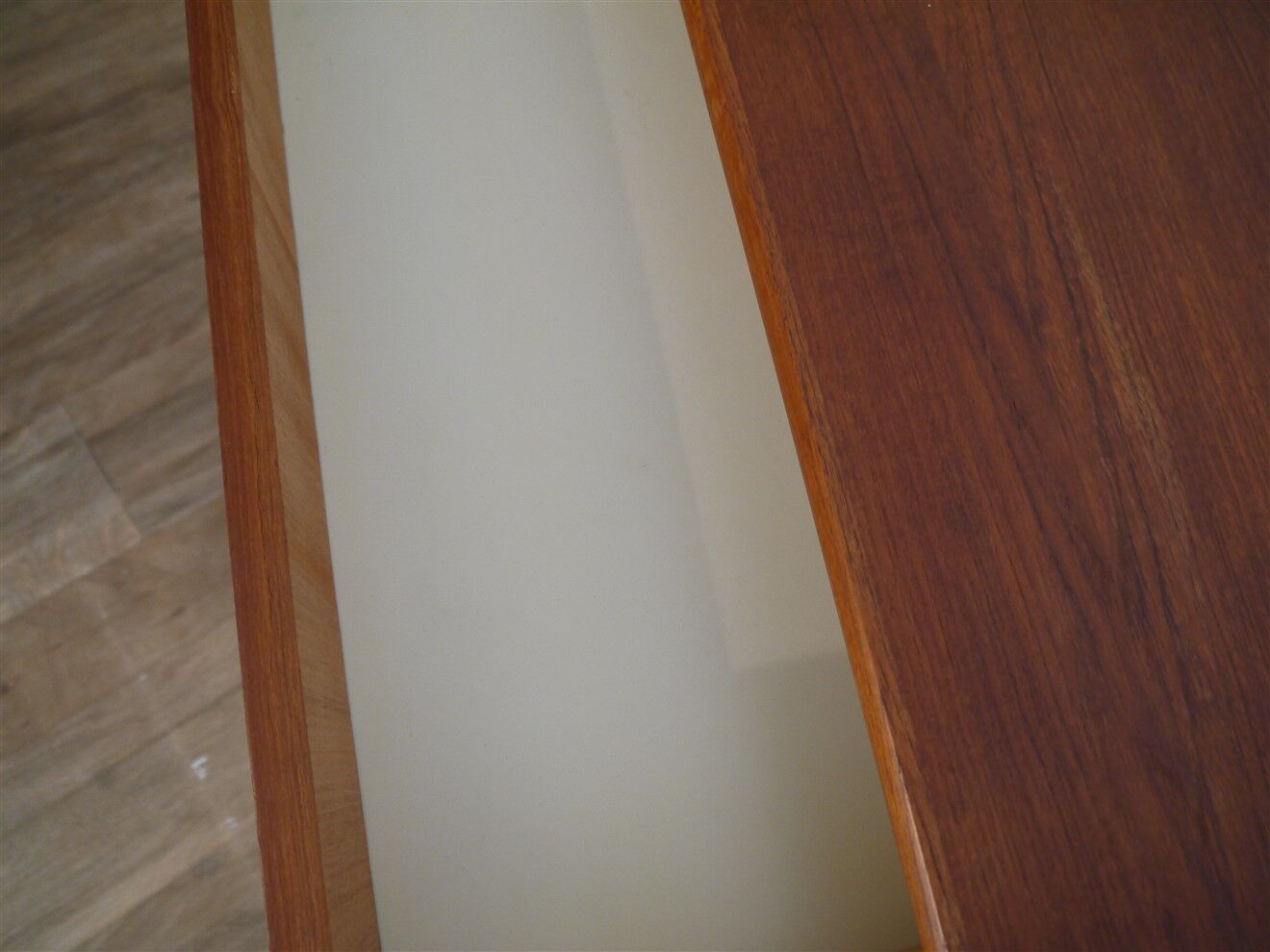 Meuble d'appoint vintage scandinave en teck 1960