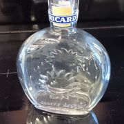 Ricard decanter in very good condition. 18 H, 13 L, 6.5 L.