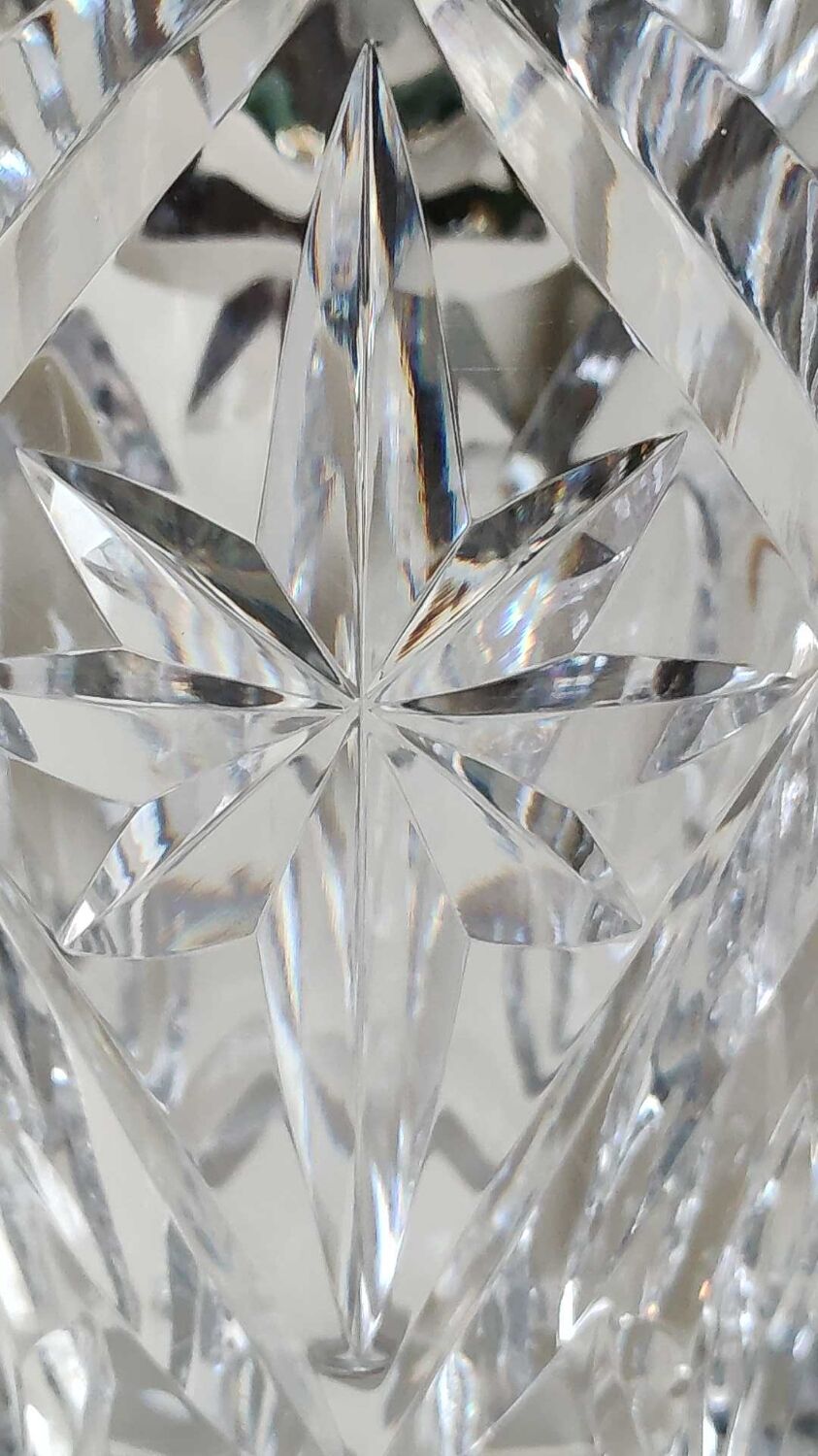 Crystal vase signed Sèvres France, star motifs, crosses, hardwoods