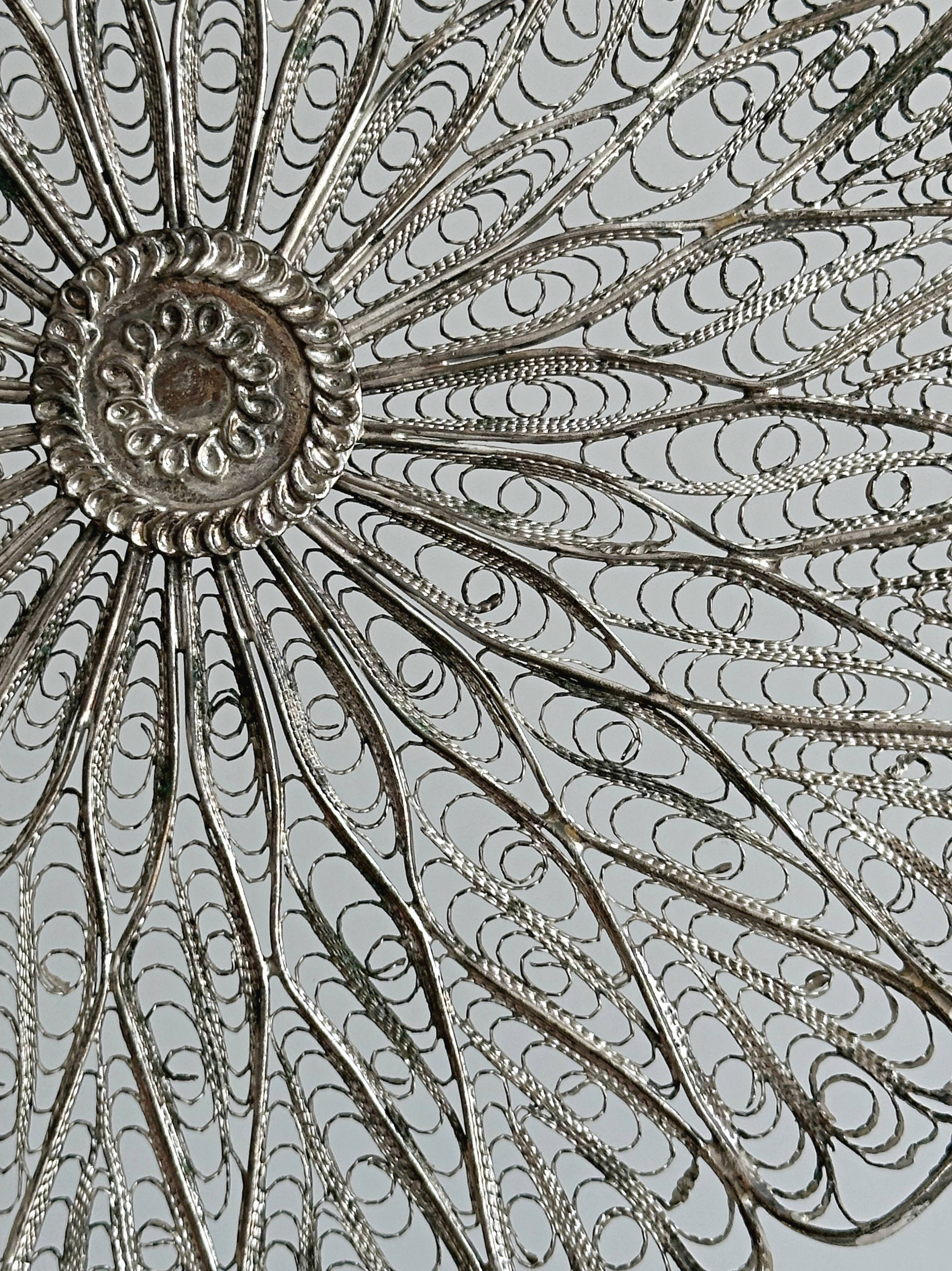 Filigree plateau in silver-plated openwork metal