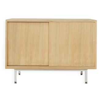 Buffet à portes coulissantes en noyer blanchi, années 1950