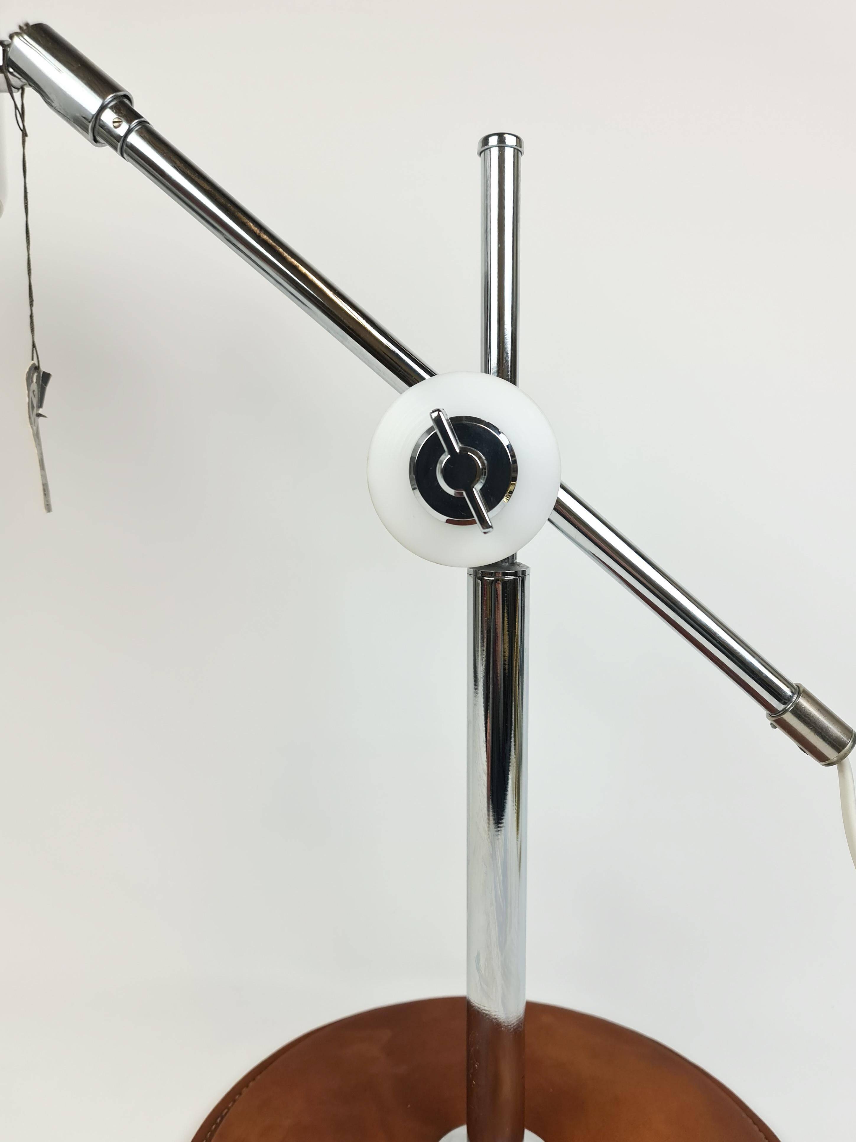 Atelje Lyktan desk lamp in chrome and vintage brown leather, mid-century, Sweden.