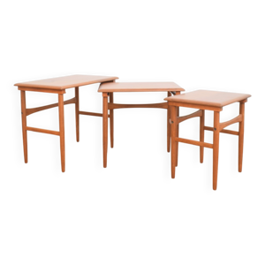 Tables gigognes en teck