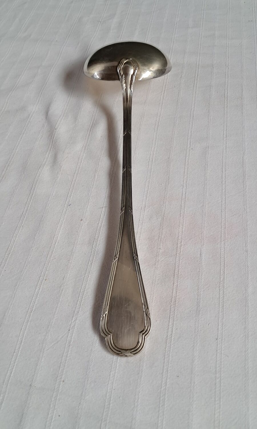 37-piece cutlery set in the liner style