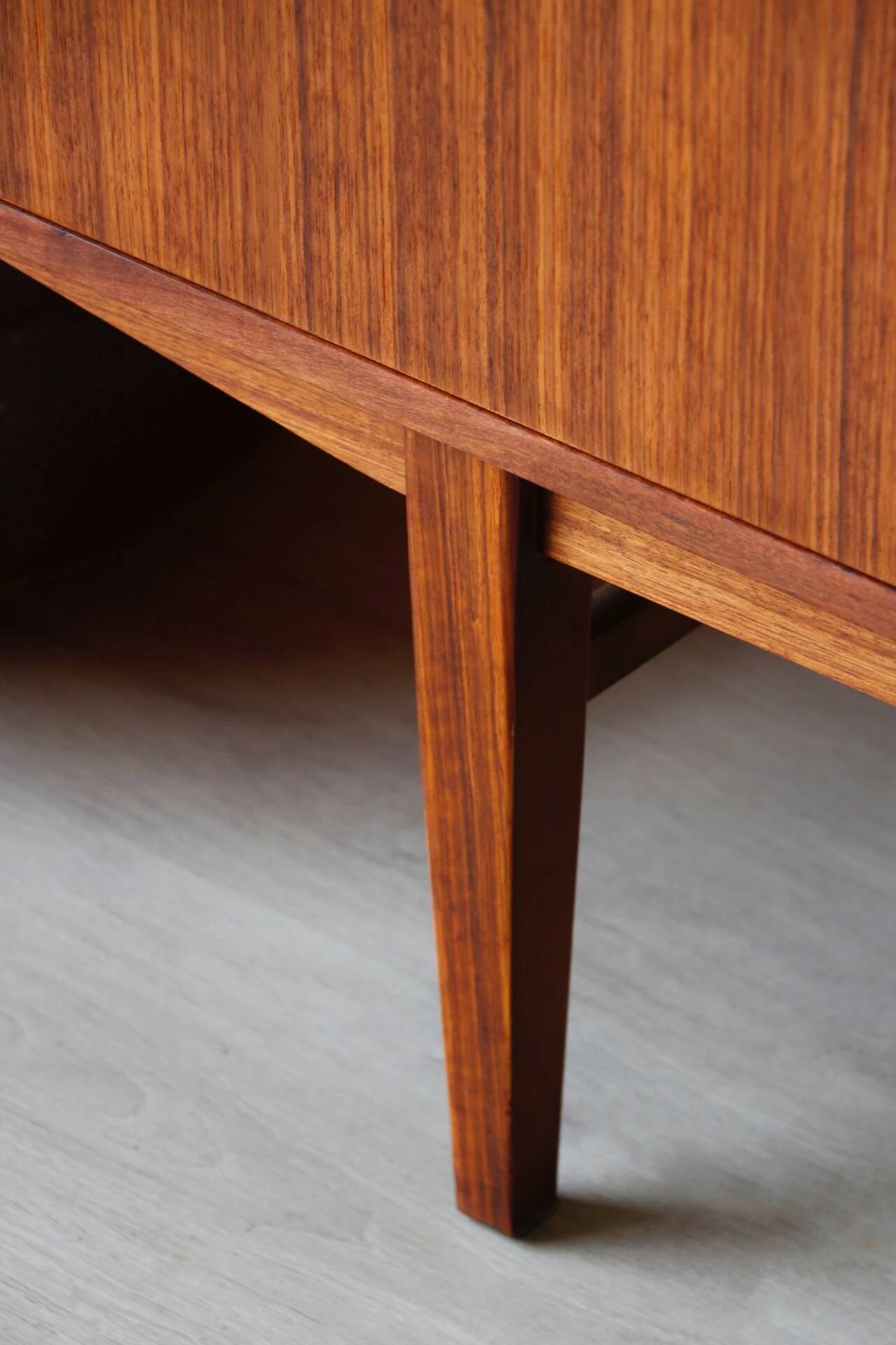 Vintage teak enfilade Beautility | Restored 1960s design