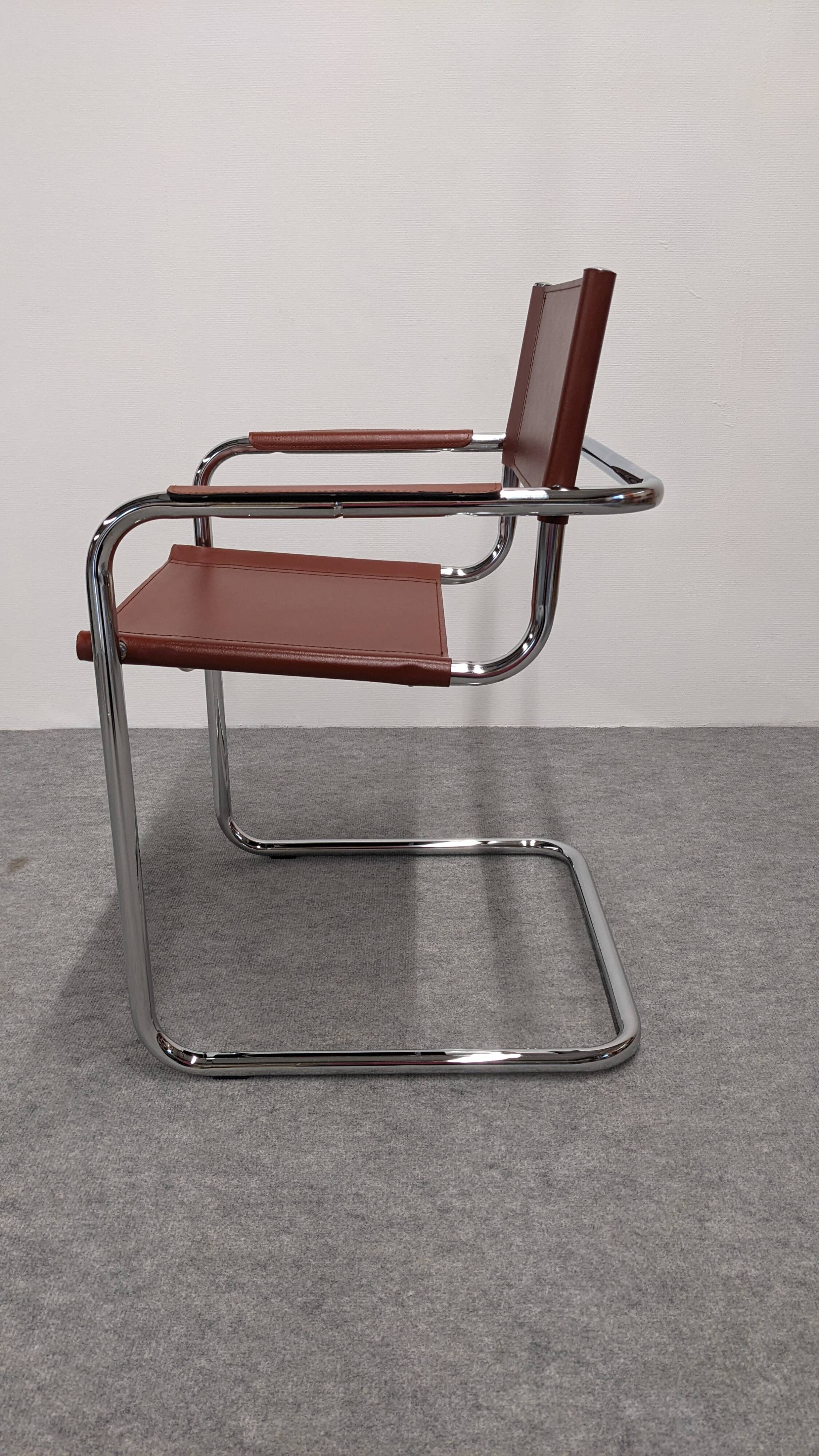 Série de 8 fauteuils cantilever modèle MG5 Made in Italy