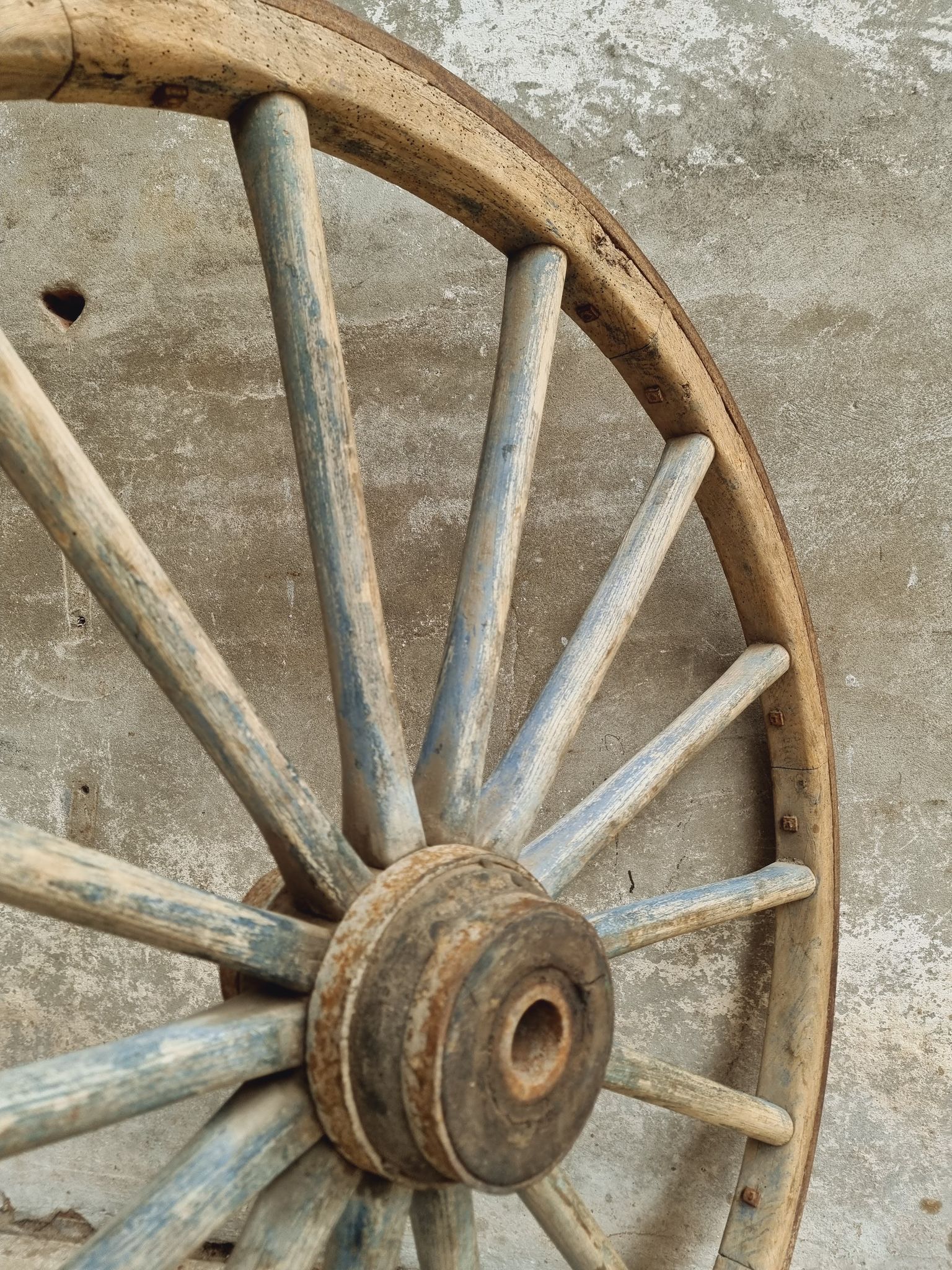Antique cart wheel wagon wheel XXL oak wood 126 cm