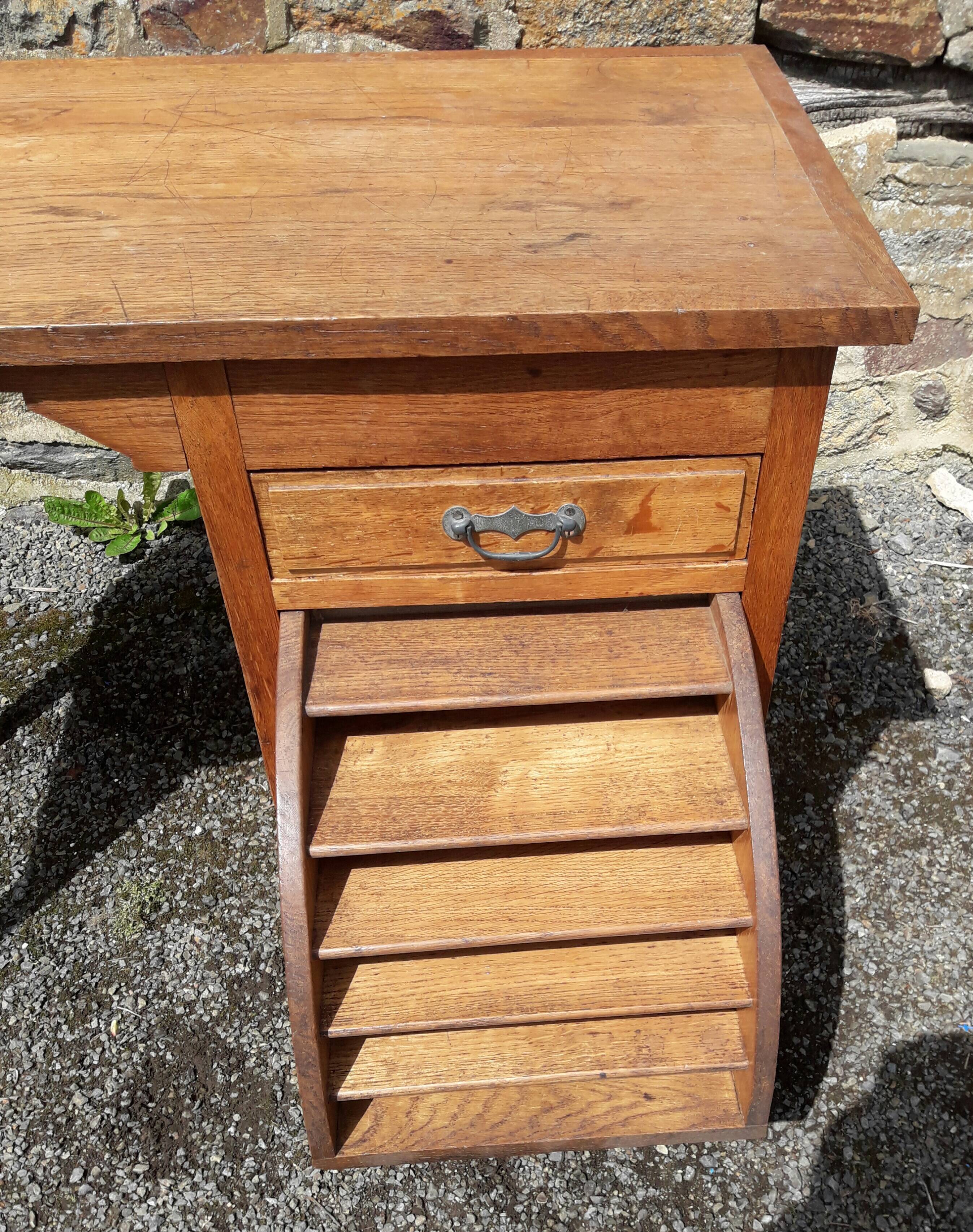 Children's desk in solid wood 60s