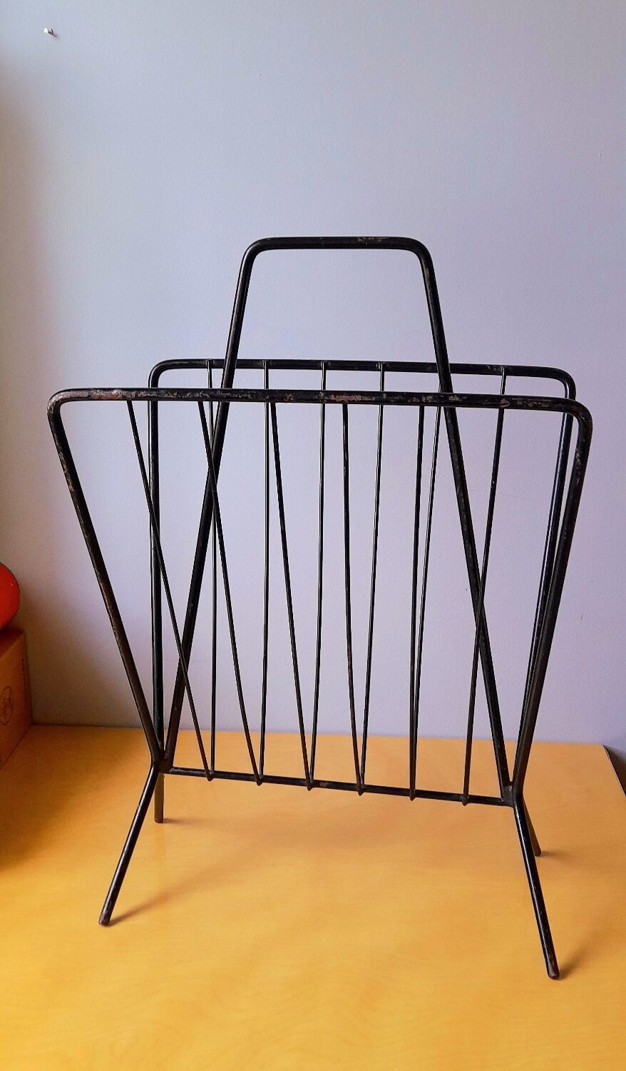 Metal magazine holder